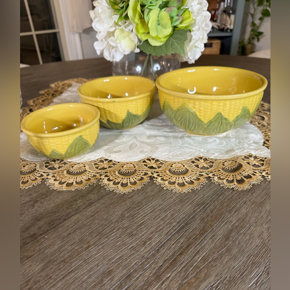Vintage Shawnee Pottery 1950’s Ceramic Bowls - Set of 3